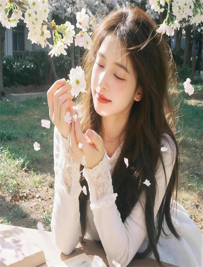 投资内幕：铁姬钢兵第2季：犯罪片的广告的植入方式与商业平衡——探索艺术创作的艰辛历程